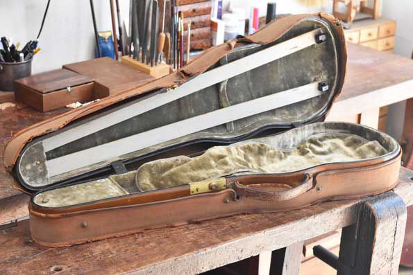 Hill and son's dart shaped violin case